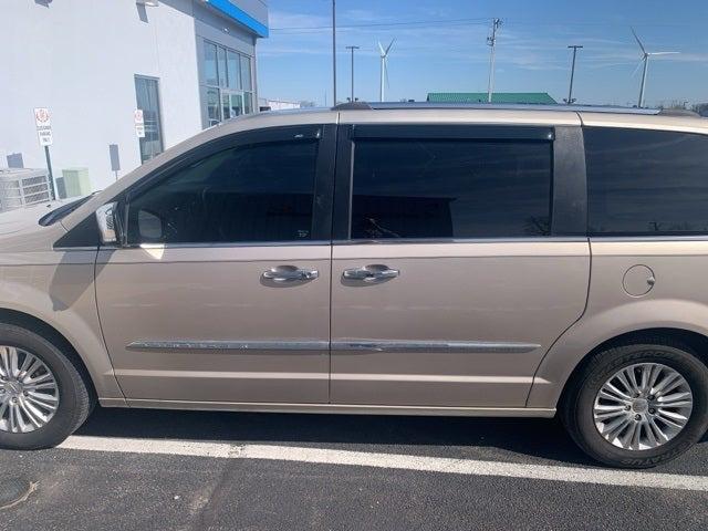 2015 Chrysler Town and Country Limited Platinum
