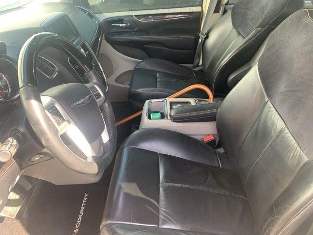 2015 Chrysler Town and Country Limited Platinum