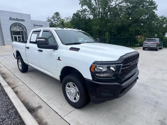 2024 RAM 3500 Tradesman Crew Cab 4x4 64 Box