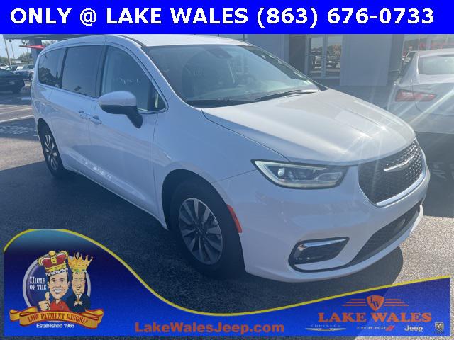 2023 Chrysler Pacifica Hybrid Touring L