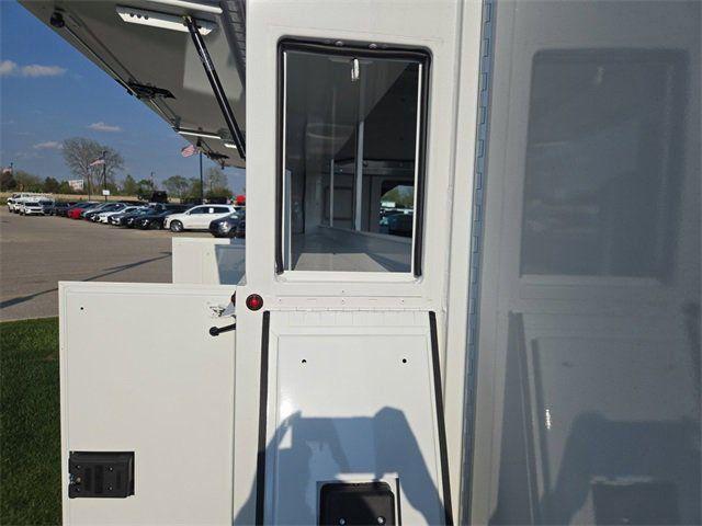 2025 Ford Transit Cutaway Base