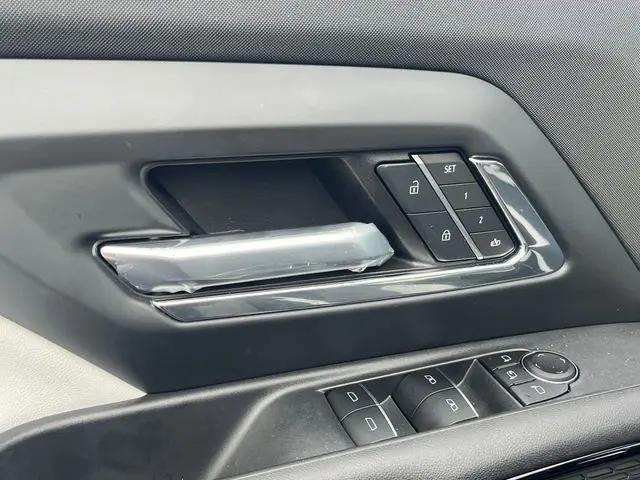 2025 Chevrolet Silverado EV RST