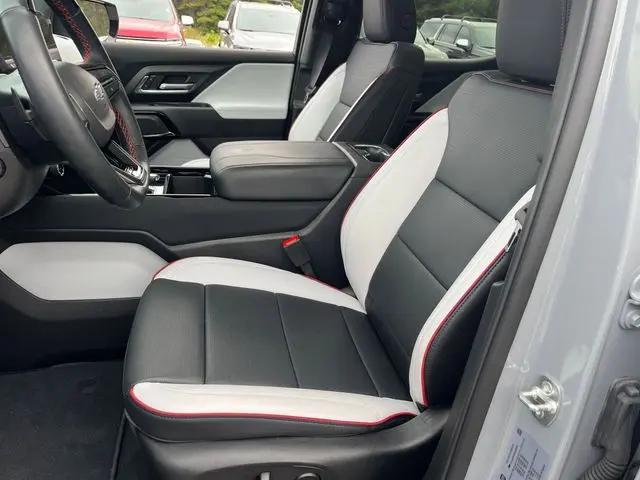 2025 Chevrolet Silverado EV RST