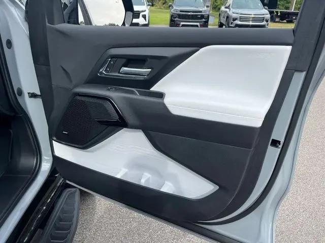 2025 Chevrolet Silverado EV RST