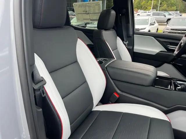 2025 Chevrolet Silverado EV RST