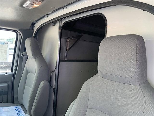 2026 Ford E-350 Cutaway 2026 FORD E-350 CUTAWAY CHASSIS 2DR 138 WB HD