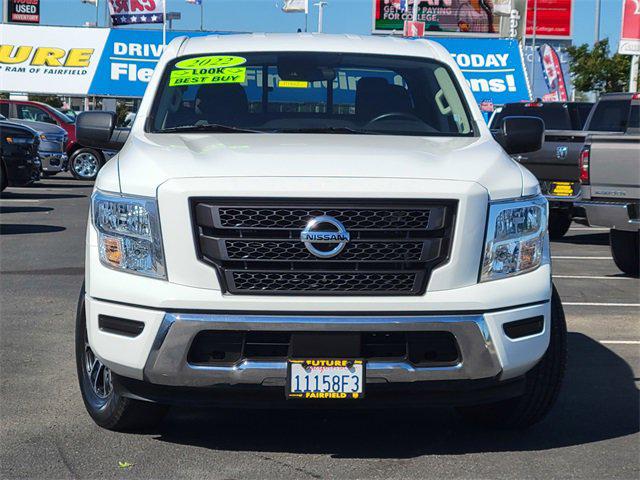 2022 Nissan TITAN Crew Cab SV 4x2