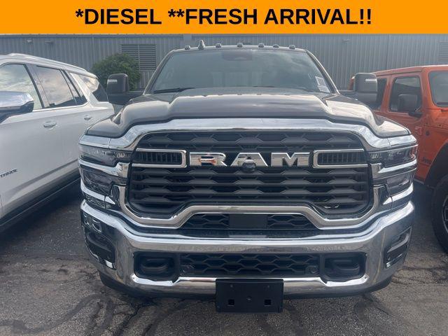 2025 RAM Ram 2500 RAM 2500 TRADESMAN CREW CAB 4X4 64 BOX