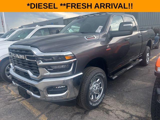 2025 RAM Ram 2500 RAM 2500 TRADESMAN CREW CAB 4X4 64 BOX