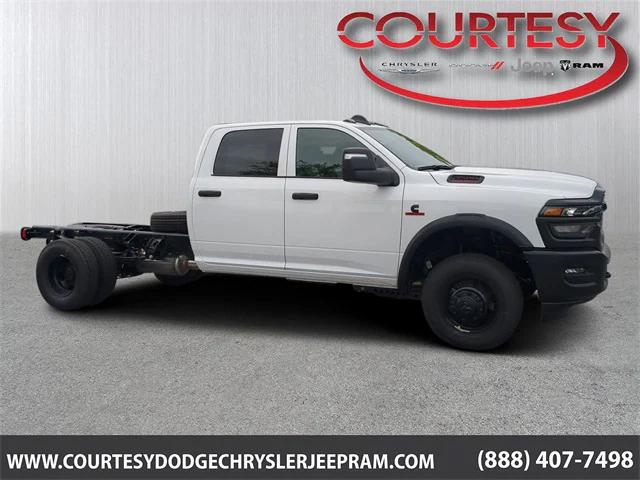 2025 RAM Ram 3500 Chassis Cab RAM 3500 TRADESMAN CREW CAB CHASSIS 4X4 60 CA
