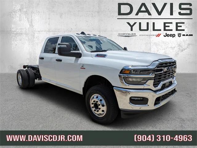 2025 RAM Ram 3500 Chassis Cab RAM 3500 TRADESMAN CREW CAB CHASSIS 4X4 60 CA