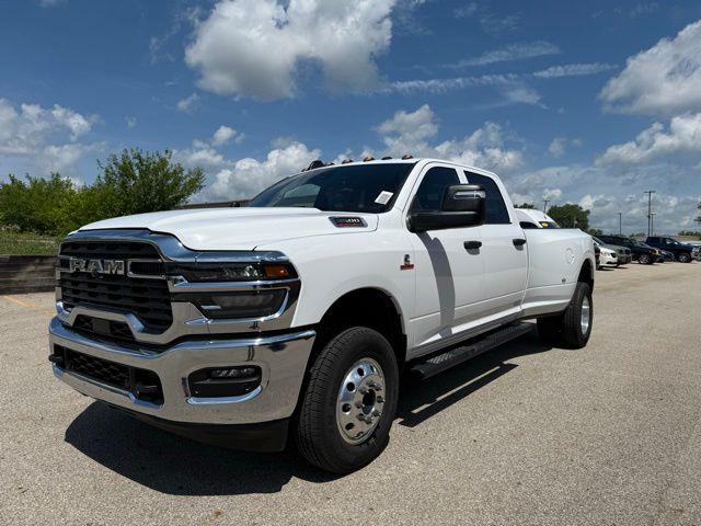 2025 RAM Ram 3500 RAM 3500 TRADESMAN CREW CAB 4X4 8 BOX