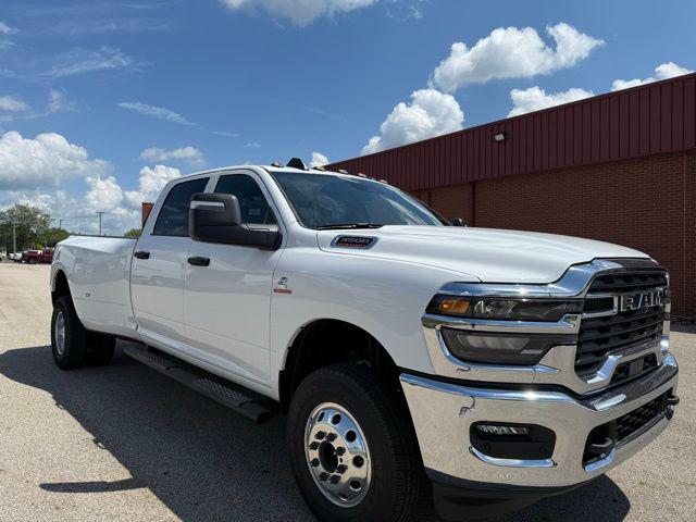 2025 RAM Ram 3500 RAM 3500 TRADESMAN CREW CAB 4X4 8 BOX