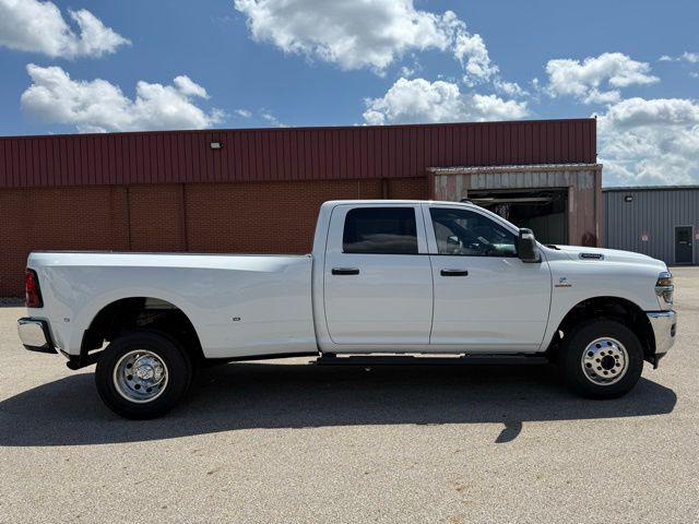 2025 RAM Ram 3500 RAM 3500 TRADESMAN CREW CAB 4X4 8 BOX