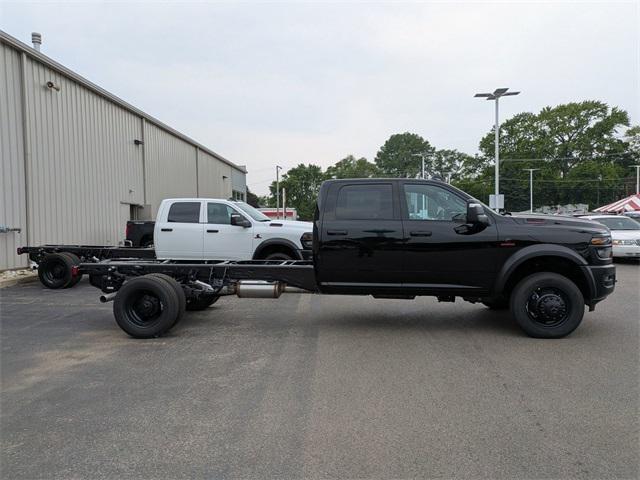 2025 RAM Ram 5500 Chassis Cab RAM 5500 TRADESMAN CHASSIS CREW CAB 4X4 84 CA