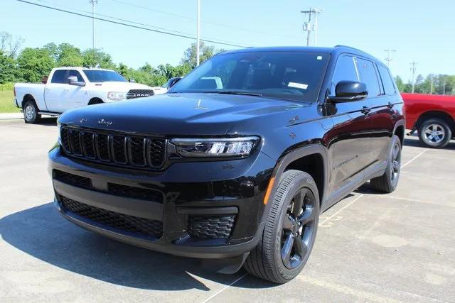 2022 Jeep Grand Cherokee L Altitude 4x4 2022 Jeep Grand Cherokee L Altitude 4x4