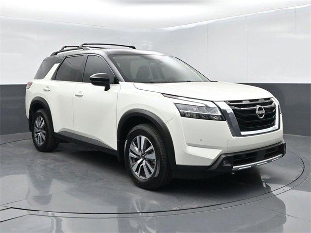 2022 Nissan Pathfinder SL 2WD