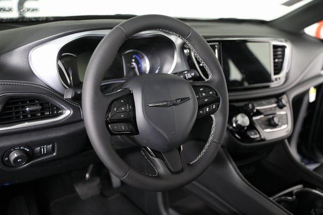2025 Chrysler Pacifica Hybrid PACIFICA PLUG-IN HYBRID S APPEARANCE