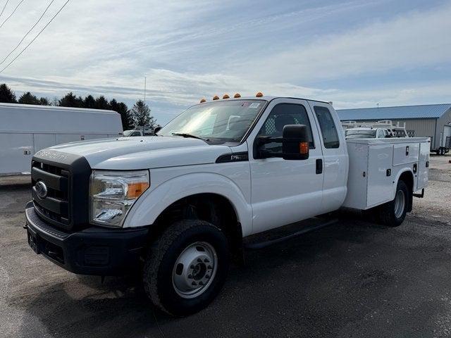 2015 Ford F-350 Chassis XL