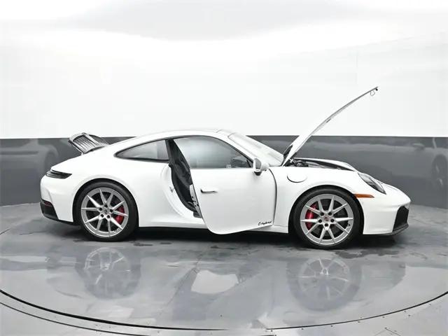 2025 Porsche 911 Carrera GTS