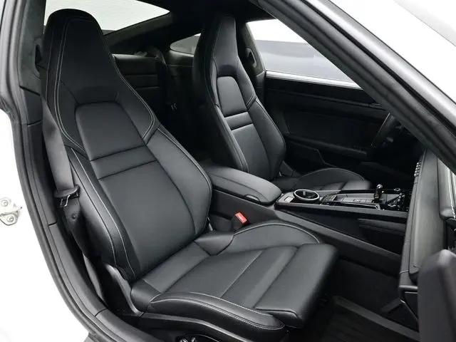 2025 Porsche 911 Carrera GTS