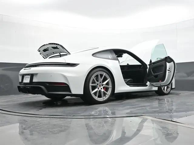 2025 Porsche 911 Carrera GTS