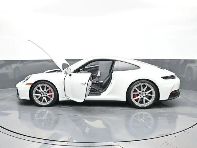 2025 Porsche 911 Carrera GTS