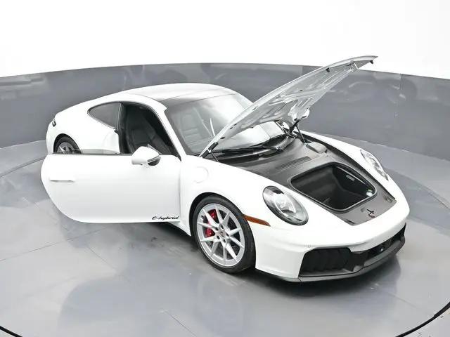 2025 Porsche 911 Carrera GTS
