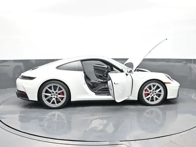 2025 Porsche 911 Carrera GTS