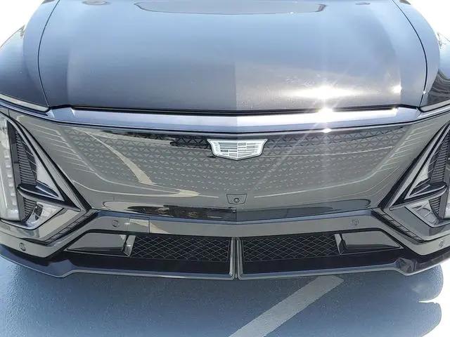 2026 Cadillac iQ V-Series w/1SM