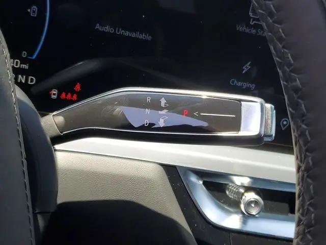 2026 Cadillac iQ V-Series w/1SM