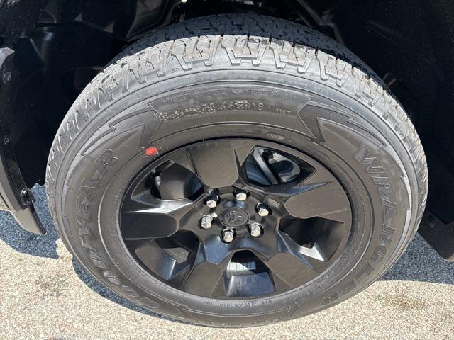 2025 RAM Ram 1500 RAM 1500 TRADESMAN CREW CAB 4X4 57 BOX