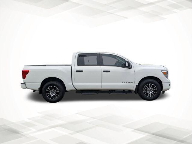 2023 Nissan TITAN Crew Cab SV 4x4