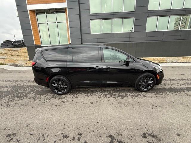 2021 Chrysler Pacifica Limited AWD