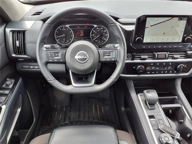 2024 Nissan Pathfinder SL 4WD