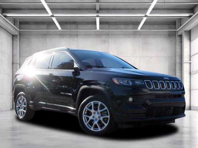 2024 Jeep Compass Latitude Lux FWD