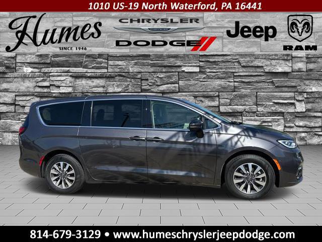 2023 Chrysler Pacifica Hybrid Touring L