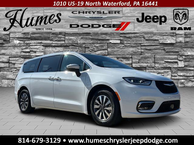 2023 Chrysler Pacifica Hybrid Touring L