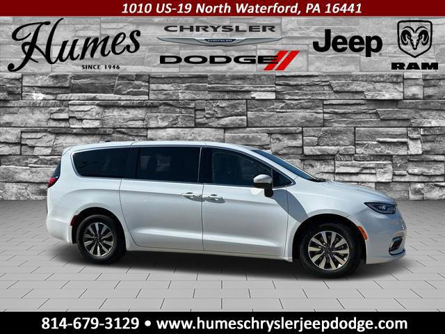 2023 Chrysler Pacifica Hybrid Touring L