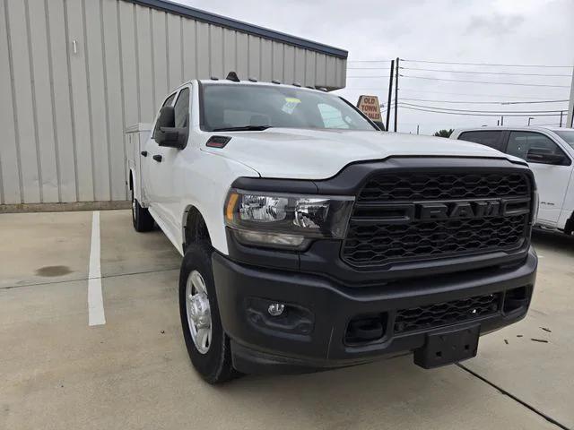 2023 RAM 3500 Tradesman Crew Cab 4x4 8 Box