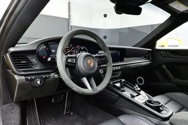 2024 Porsche 911 Carrera 4 GTS