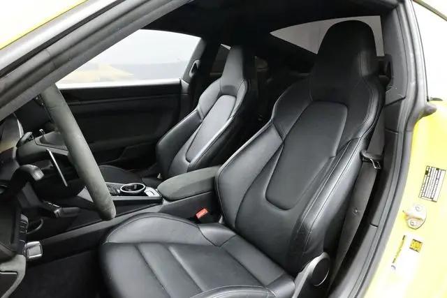 2024 Porsche 911 Carrera 4 GTS