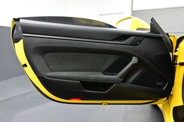 2024 Porsche 911 Carrera 4 GTS