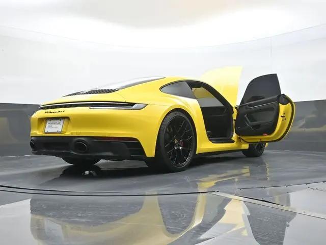 2024 Porsche 911 Carrera 4 GTS