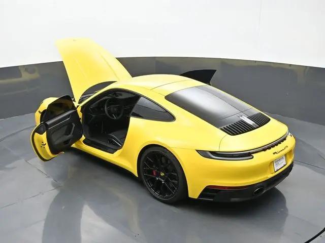 2024 Porsche 911 Carrera 4 GTS