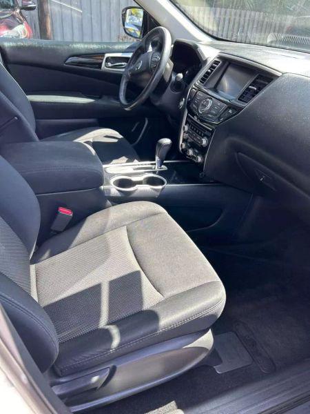 2017 Nissan Pathfinder SV