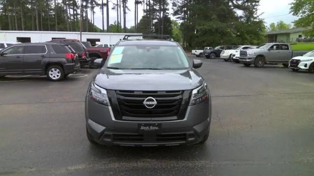 2023 Nissan Pathfinder SV FWD