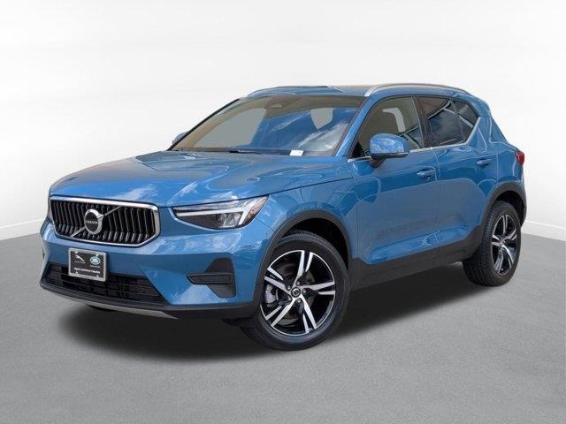 2024 Volvo XC40 B5 Core Bright Theme