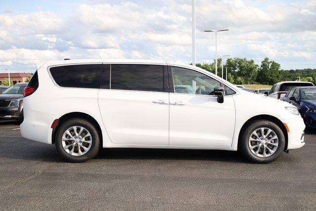 2025 Chrysler Pacifica PACIFICA SELECT AWD