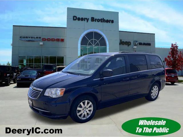 2016 Chrysler Town and Country LX